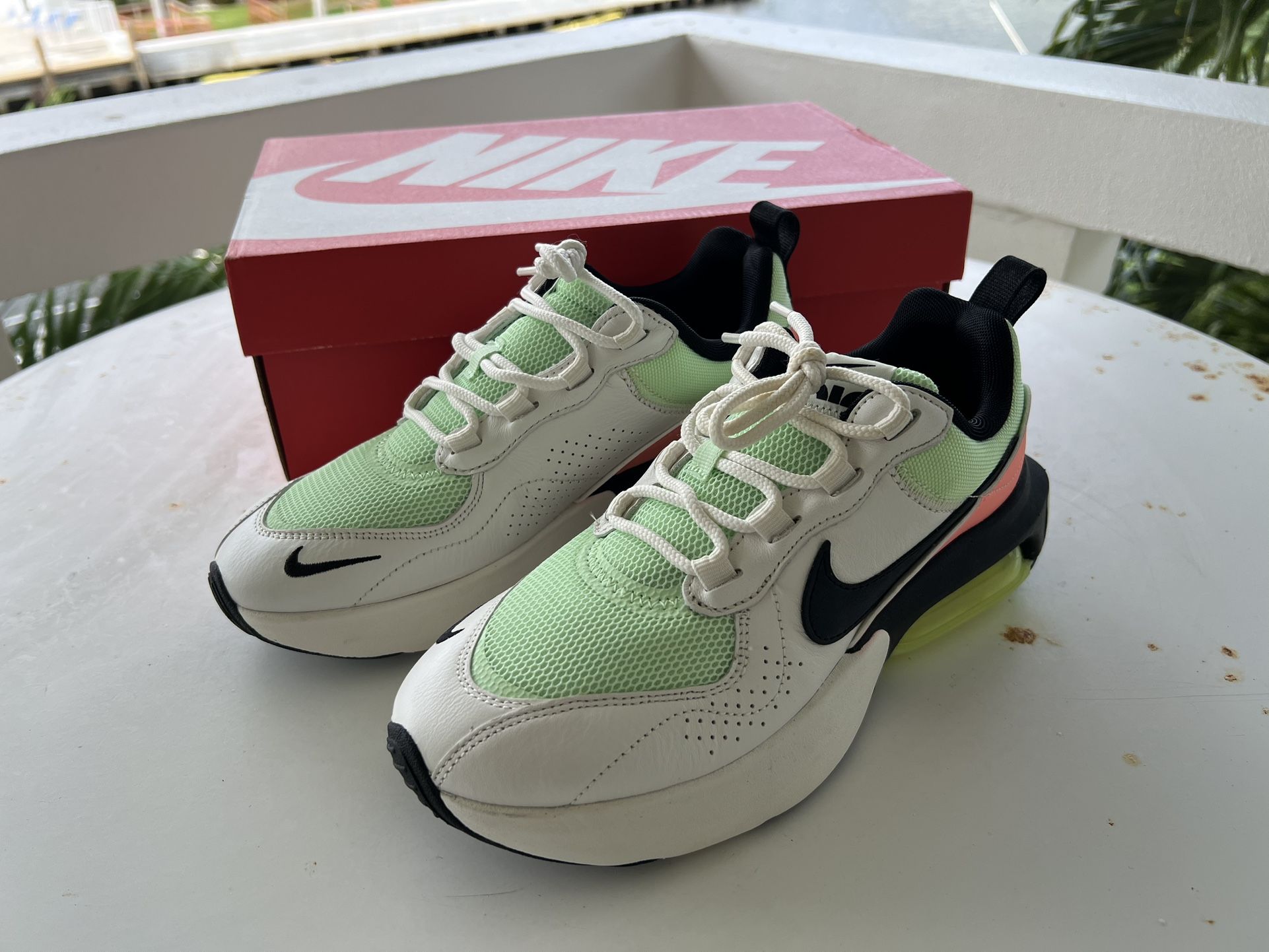 Wmns Nike Air Max Verona 'White Vapor Green' Size