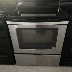 Whirlpool Stainless Ceramic Range 