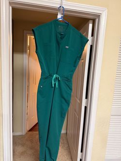 FIGS Hunter green scrub jumpsuit