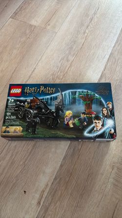 LEGO Harry Potter Hogwarts Carriage and Thestrals 76400