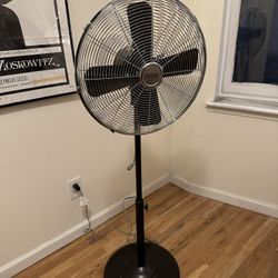 Retro 3-Speed Oscillating Fan