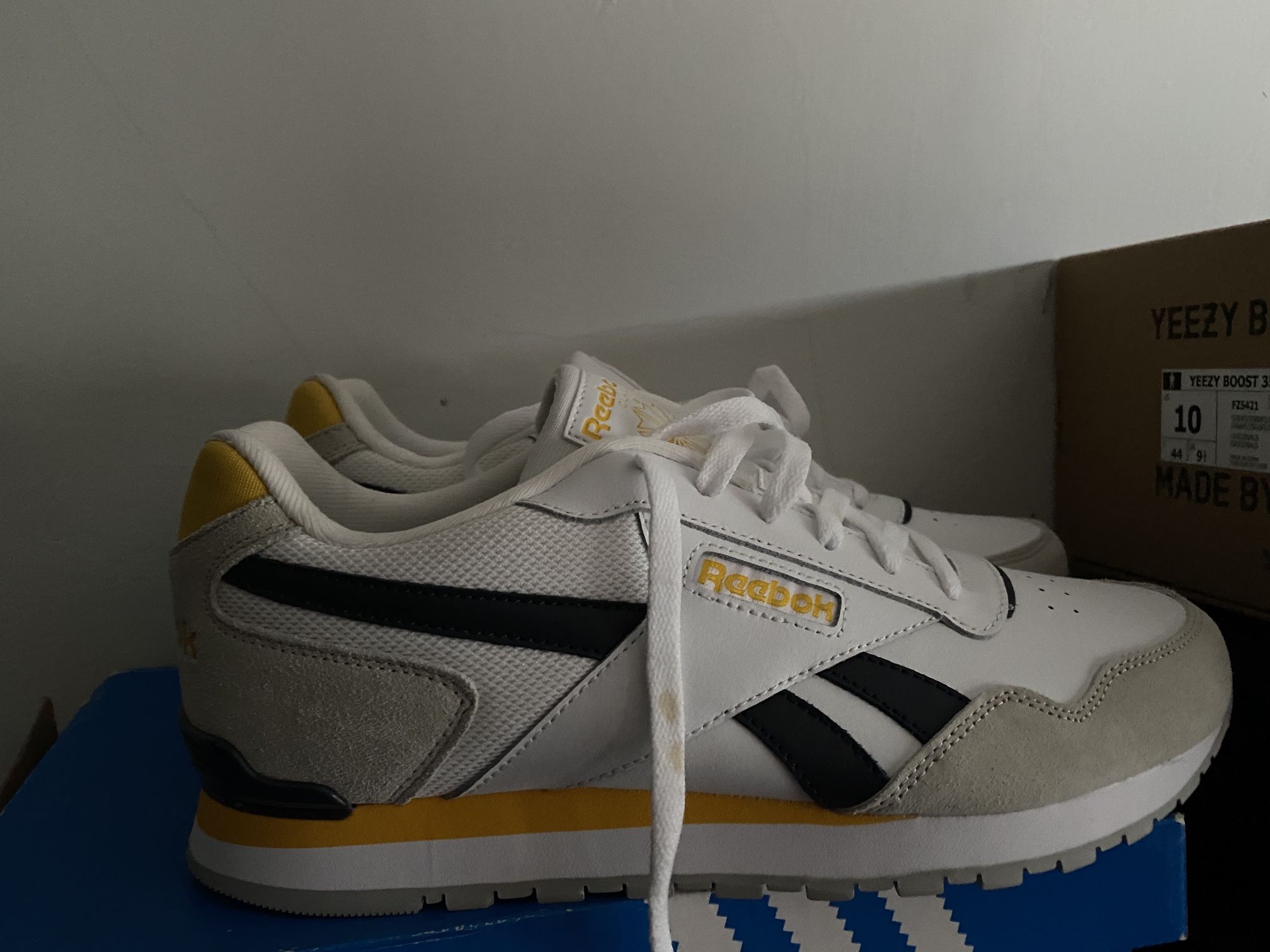 REEBOK SIZE 10