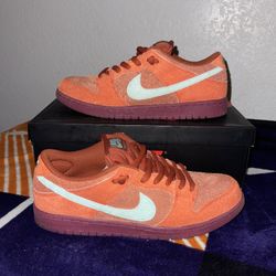 Nike SB Dunk Low Mystic Red Size 11M