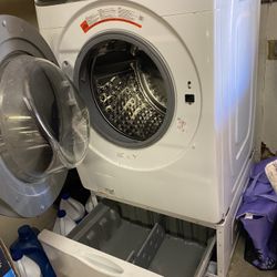Samsung Electric Front Load  Washer  And Maytag Dryer