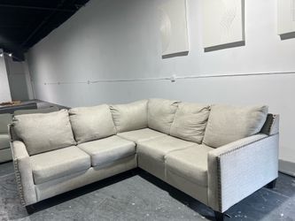 SECTIONAL COUCH Y