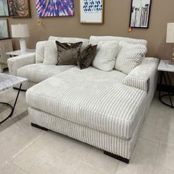 New/ White Sofa Chaise/Sectional,Seccional, Couch/Living Room/Delivery Available,  Financing Options 