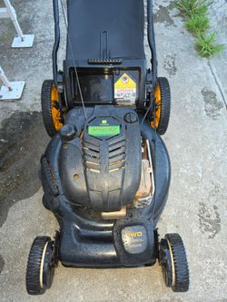 Poulan Pro Self-propelled Lawnmower With Bag