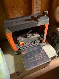 Rigid 13 inch Planer