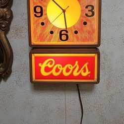 Vintage Lighted Coors Beer sign clock works perfectly. Perfect gift for man cave garage loft theater room game room sports collectible enthusiast. See
