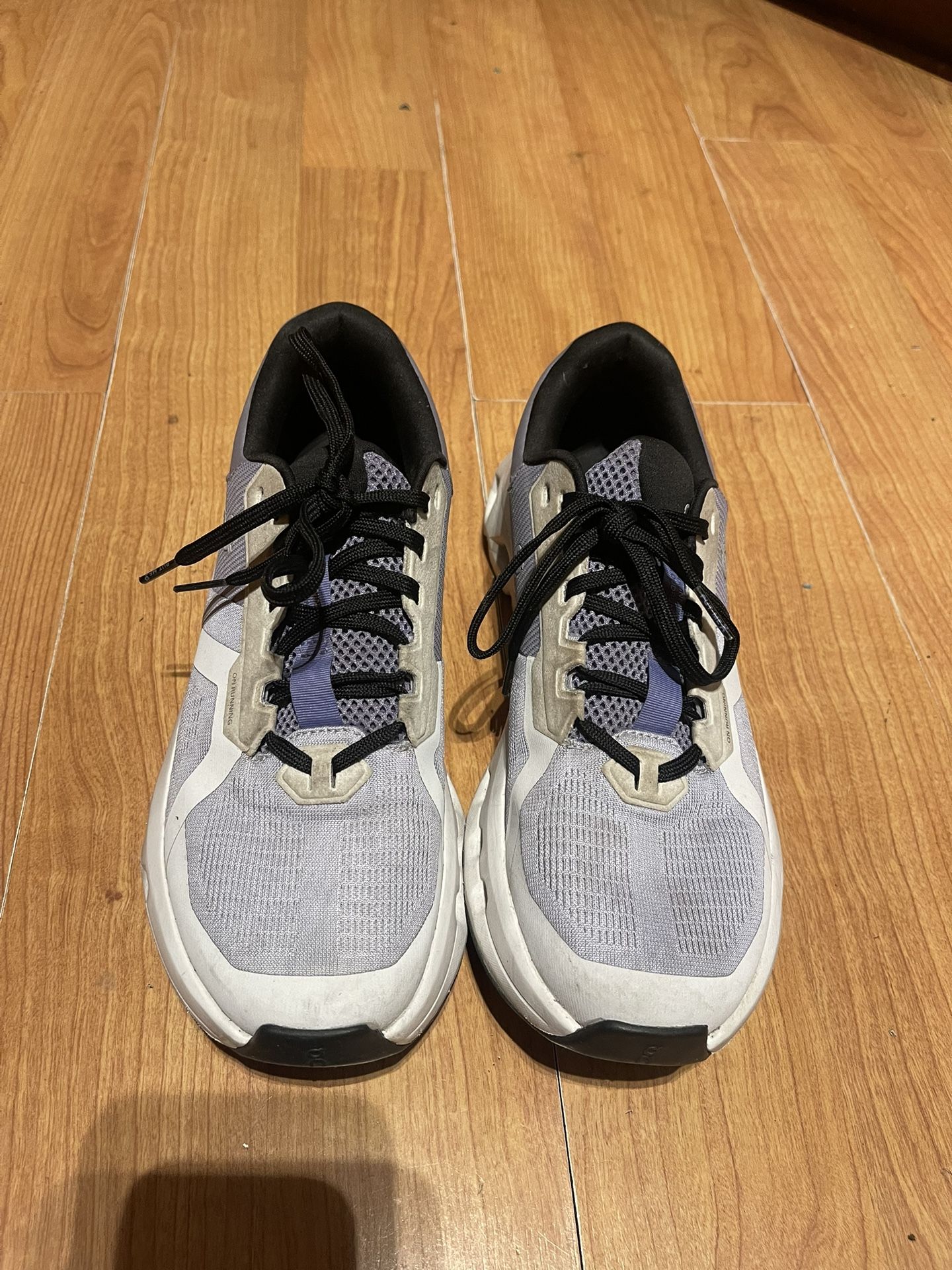 On Cloud Running Sneakers 