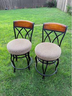 Set of bar stools good condition $75