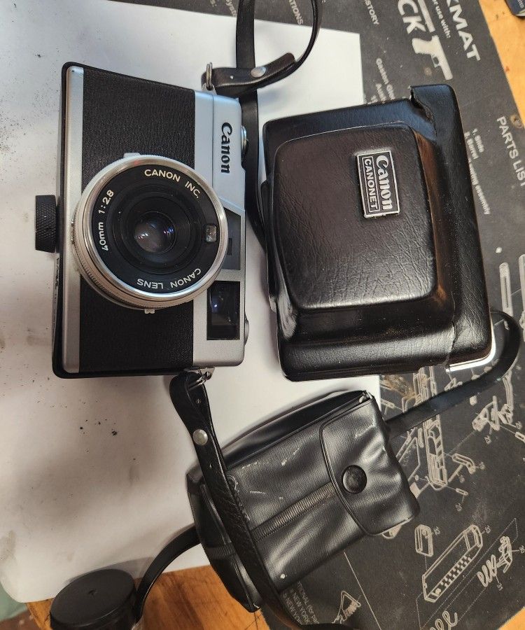 Canon Canonet Camera
