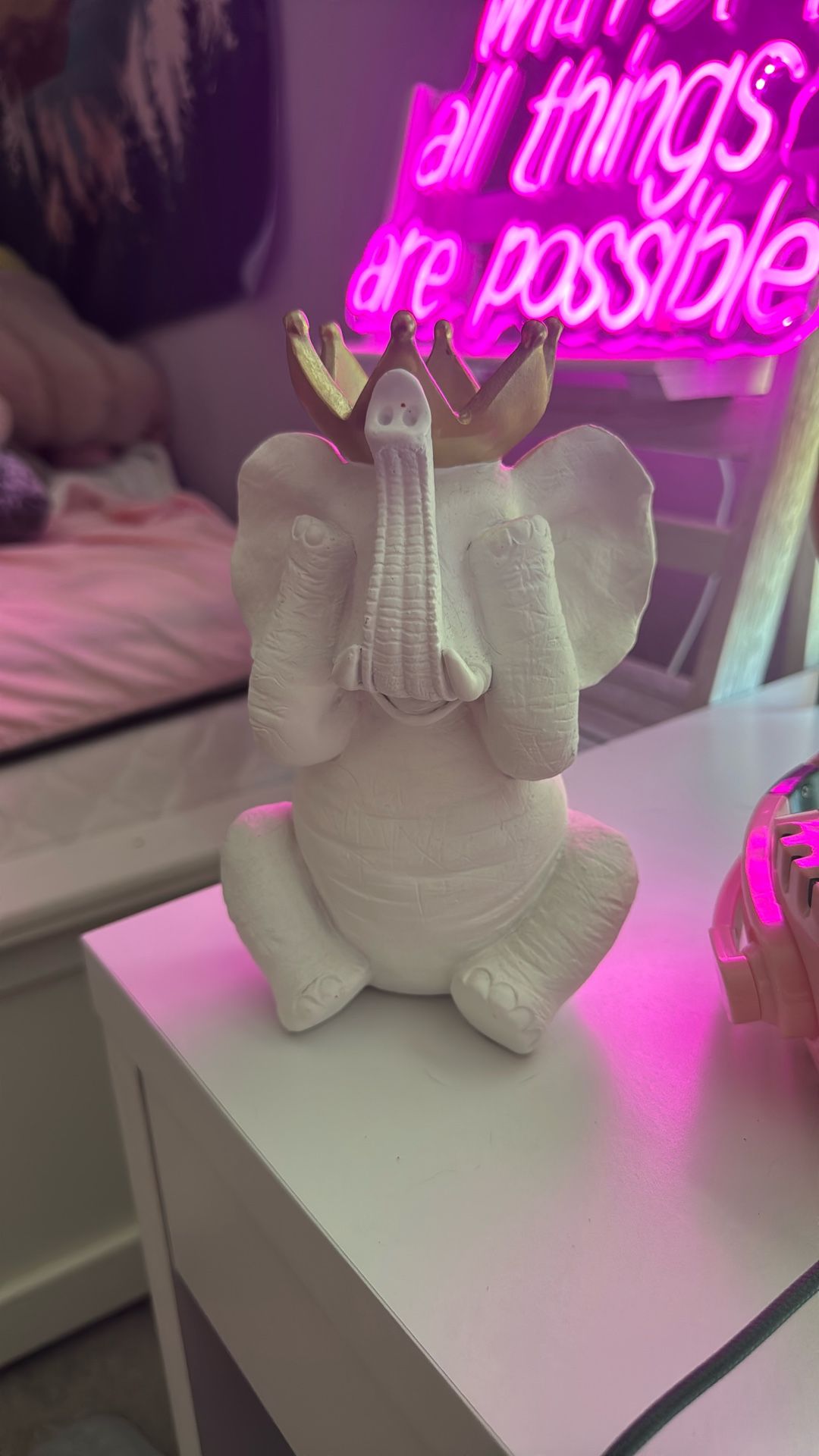 elephant statue w crown