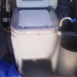 Early WW2 Era  Clothes Washing Machine