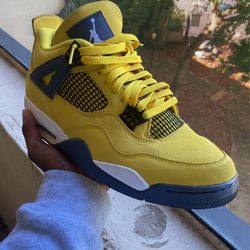 Jordan 4 Lightning Size11