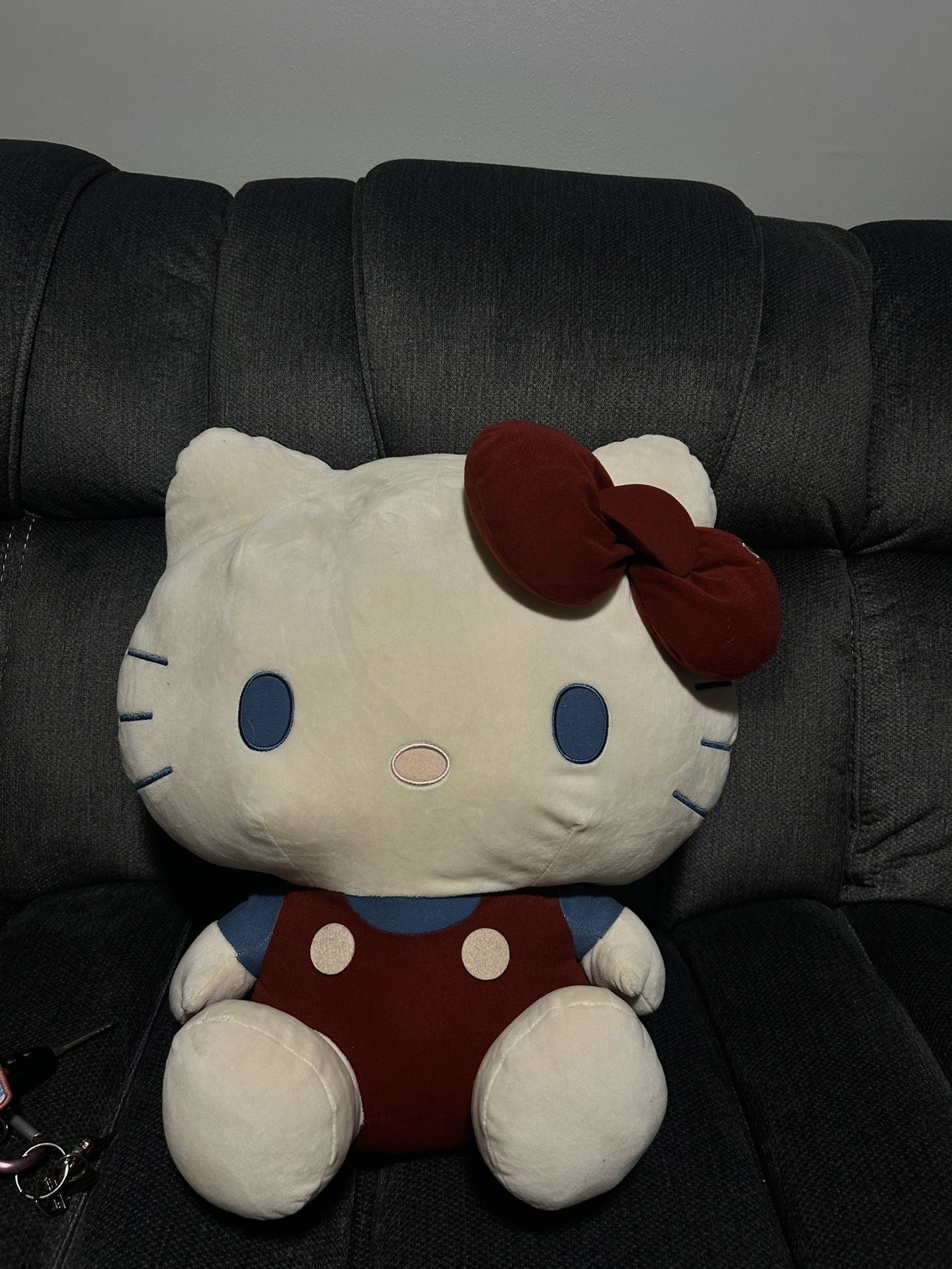Hello Kitty plushy Large