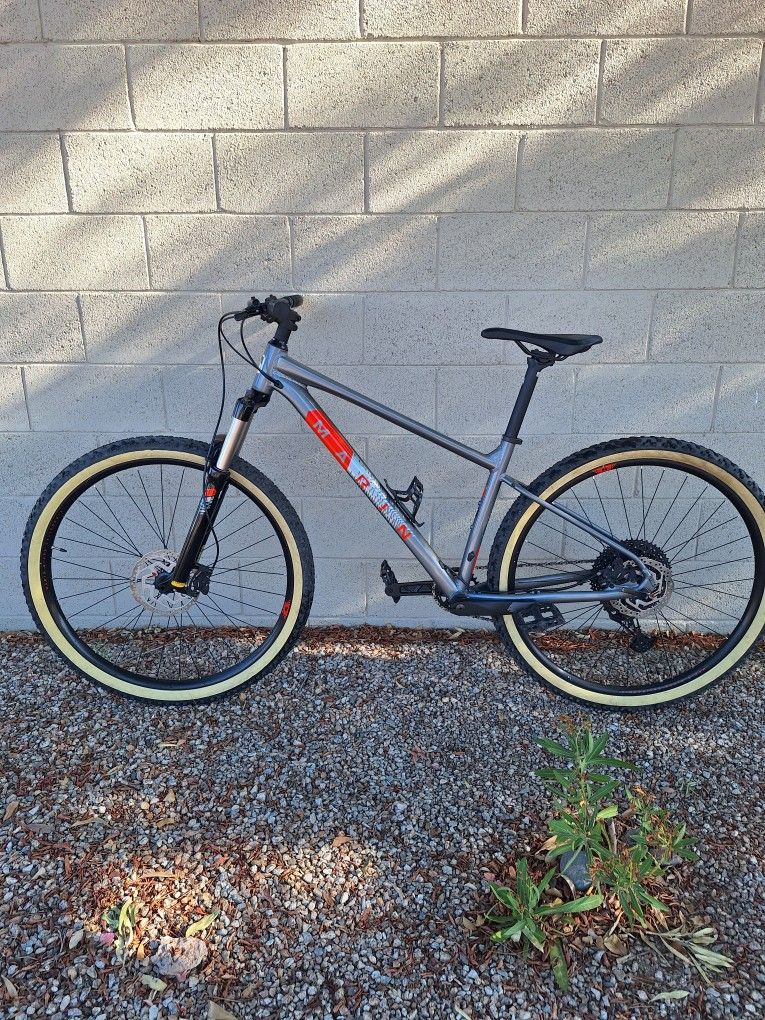 MARIN BOBCAT TRAIL 5 MOUNTAIN BIKE 29 ER 1 X 11 SPEED ( MEDIUM) CHECK MY OTHER BIKES