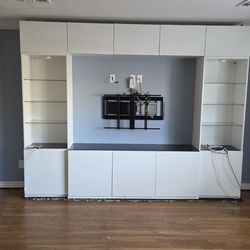 Entertainment center