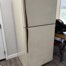 Refrigerator 20.7 Cuft 