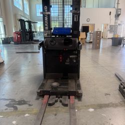 Forklift 