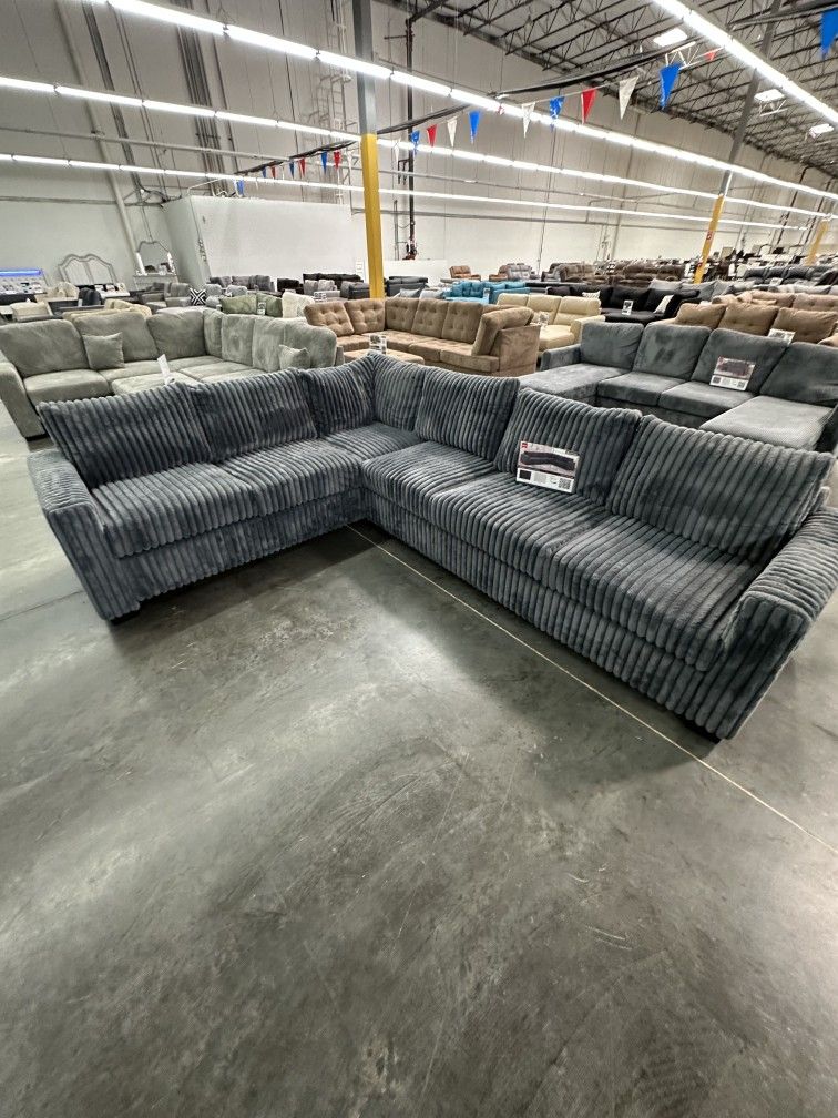 4-Piece Sectional Set
One-Arm Loveseat x 2 + Corner Wedge + Armless Chair
Color: Dark Gray. π₯ Seccional De 4 Piezas Color Gris