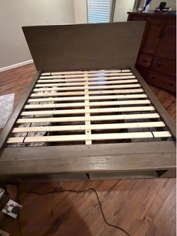 Moving King storage bed