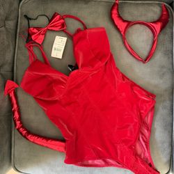 NEW devil 4 piece set size Small