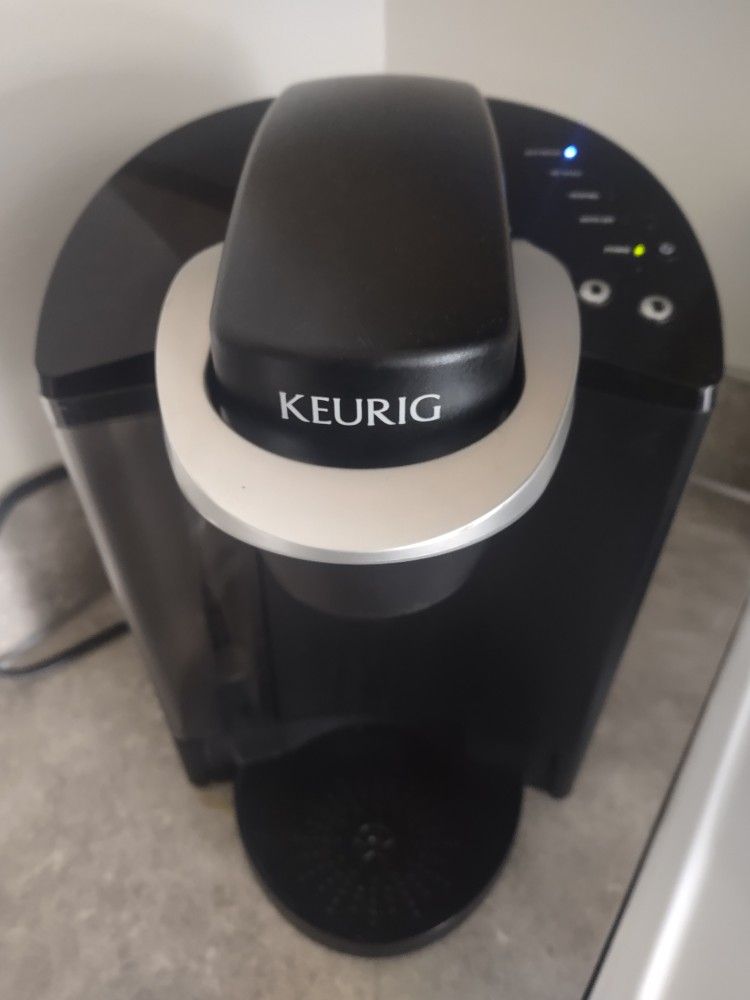 Keurig Coffee Maker WITH FREE Coffee POD HOLDER
