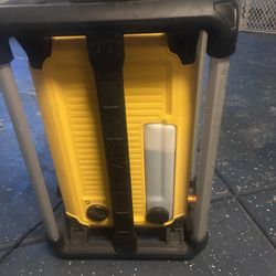 Pressure sprayer
