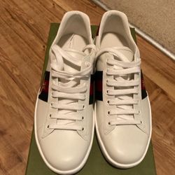 Both Pair Gucci/Versace  Men 9 Ready To Sale 