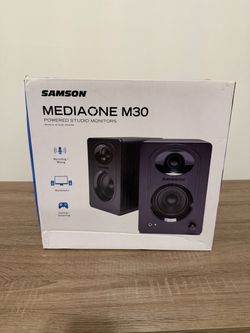 Medio One M30 speakers