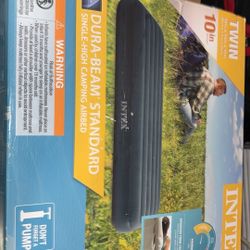 Twin Size Air Bed Like New