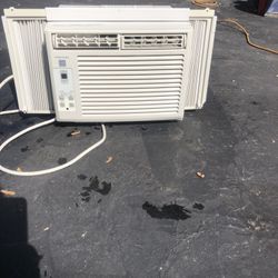 Very Good Condition Frigidaire Air Conditioner 