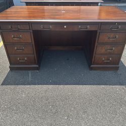 OFFICE/HOME DESK EXECUTIVE DESK 