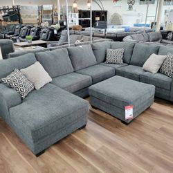 BRAND NEW 3 PIECES SECTIONAL COUCH