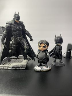 The Batman Statue With Free 2 Smaller Batman Statues