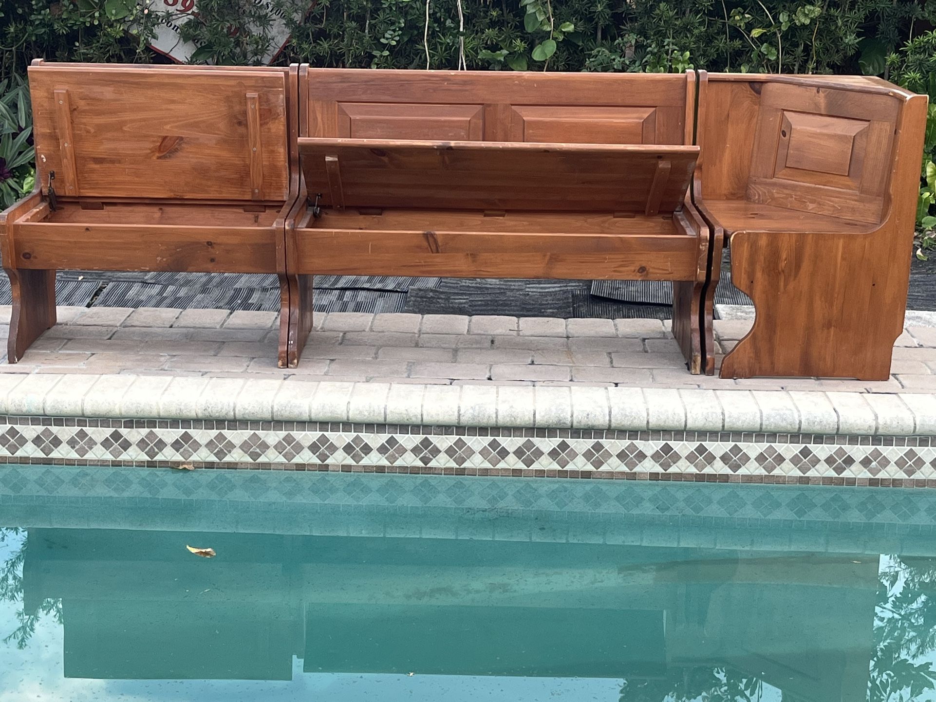 Traditional breakfast nook Set