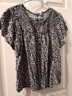 Black & White Floral Short Sleeve Blouse