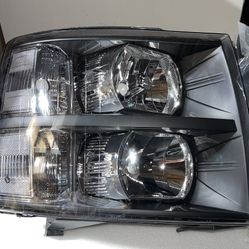 Chevy Silverado Passenger Side Black Housing Headlight for 2007 to 2013