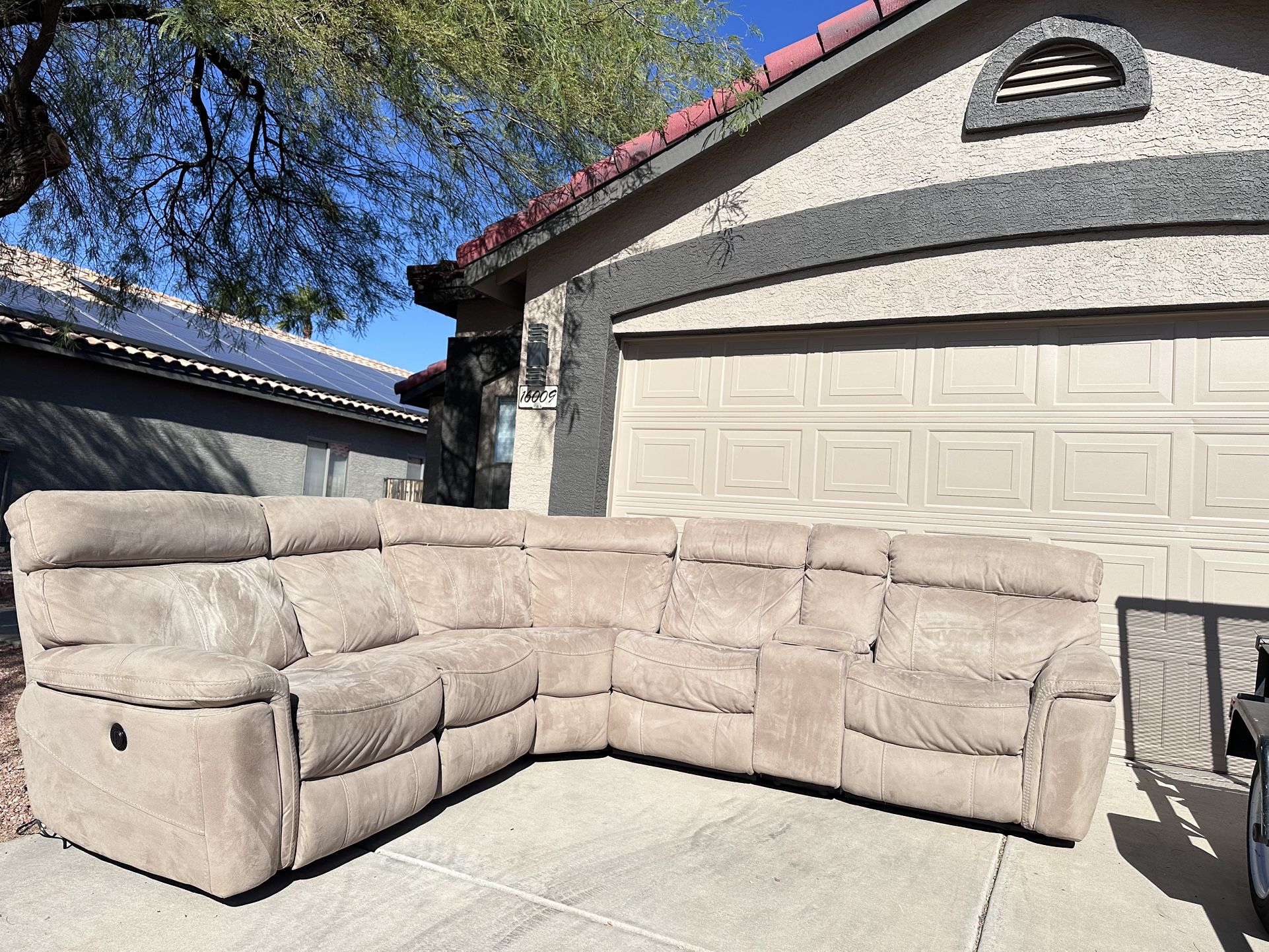 Power recliners sectional Free Delivery