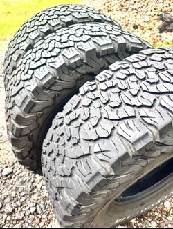 (3) 31x10.50 15 Bfgoodrich All Terrains tires