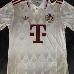 Bayern Jersey Player Edition 