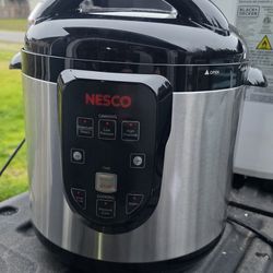 NESCO NPC-9 Smart Electric Pressure Cooker and Canner 9.5 Quart Stainless there is no saucepan