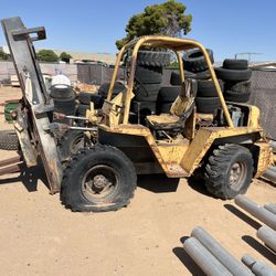 Forklift 