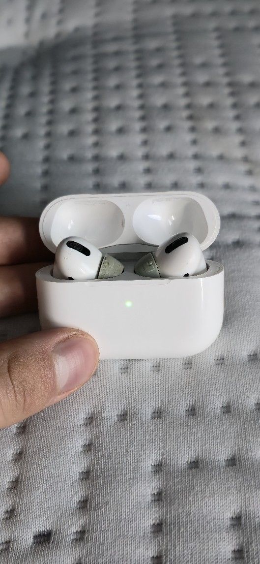 Apple AirPods Pro Gen 1