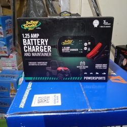 1 Battery Tender Plus 1.25 Amp Battery Charger And Maintenance Brand New In The Box
