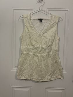 Eddie Bauer Size Medium Sleeveless V-Neck Top For Women