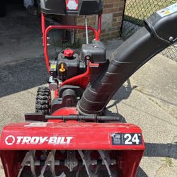 Troy Bilt Snow Blower