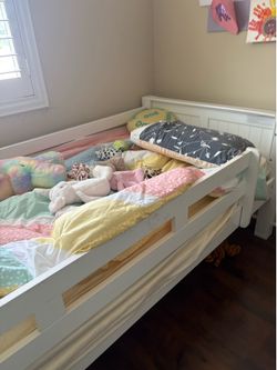 Twin bed