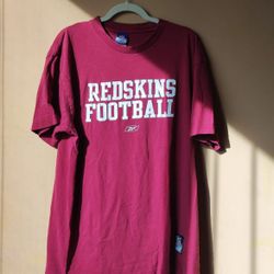 Vintage Burgundy Red NFL official Redskins t tee shirt top men's size XL extra Large top football